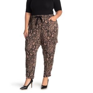 New Sanctuary Snake Print Ankle Cargo Pants 2X